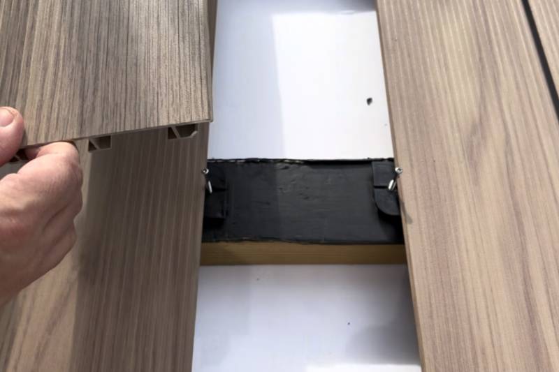 comment changer une lame de terrasse en aluminium endommagée 